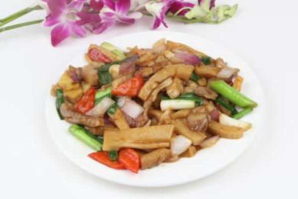 竹荪炒肉片的做法 吃竹荪炒肉的好处